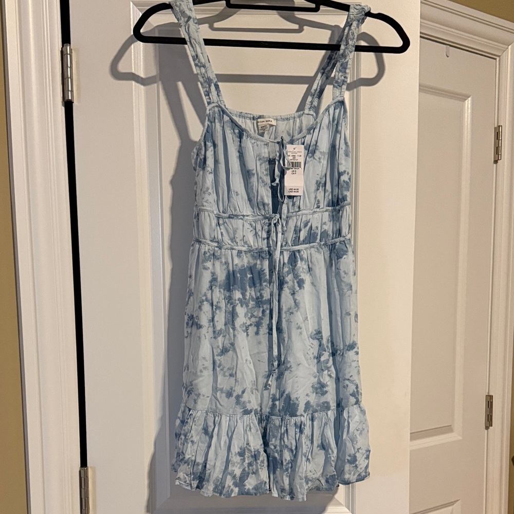 American Eagle Outfitters Light Blue Tie-Dye Top